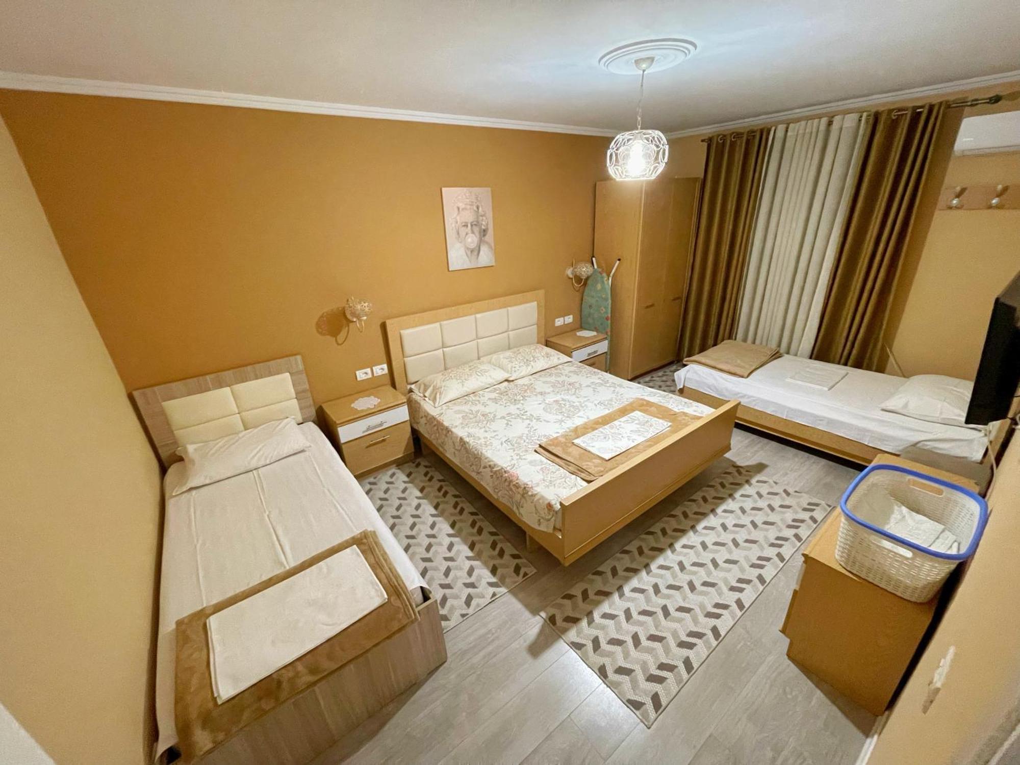 Elite Apartments Korça Exteriör bild