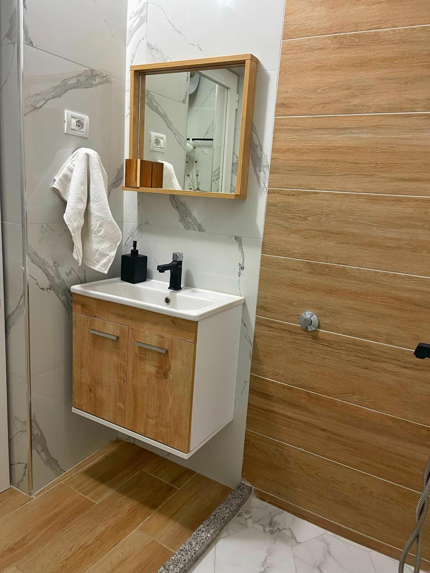 Elite Apartments Korça Exteriör bild